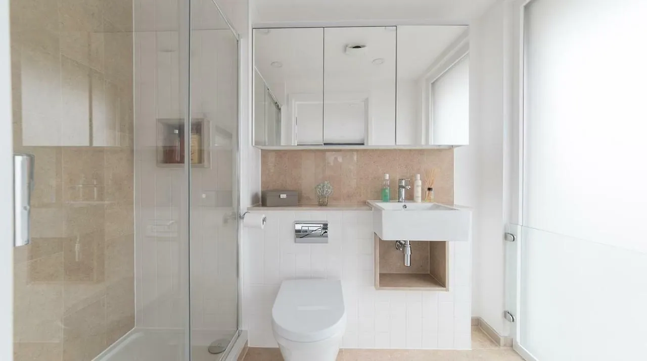 Duplex Penthouse Apartment London Homestay