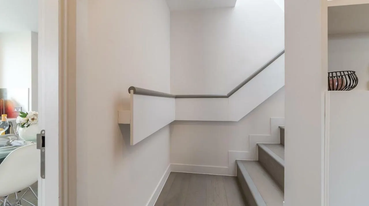 Duplex Penthouse Apartment London Homestay